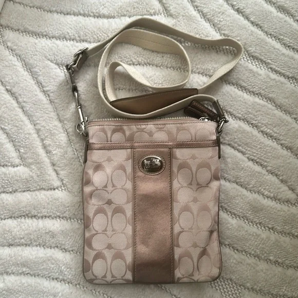 Coach Crossbody Bag - Picture 1 of 7